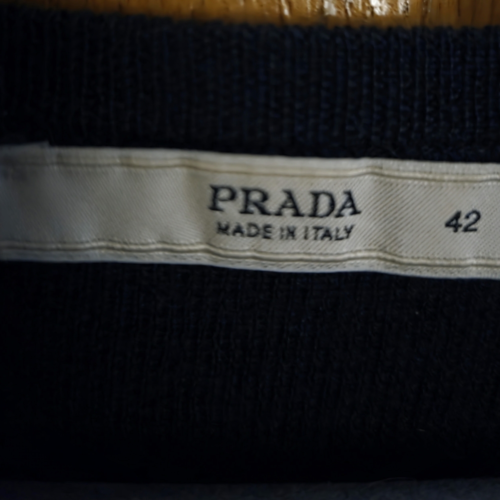 Prada Midnight Blue Crew Neck Vintage Sweater, 3/4 sleeve, sz 42, classic look! - Picture 3 of 5